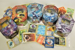A QUANTITY OF APPROXIMATELY 300 POKEMON CARDS, mostly common and uncommon cards from 2020 to 2021;