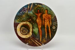JOY GREENHALGH (BRITISH CONTEMPORARY) A SHALLOW GLASS CHARGER DECORATED WITH AN ABSTRACT DESIGN,