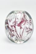 EDWARD HALD (1883-1980) FOR ORREFORS, A GRAAL VASE OF GLOBULAR FORM, having a fish and seaweed