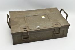 A BRITISH 25LB FIELD GUN AMMUNITION BOX, fully marked P60 MCII 1943, original paint and in good
