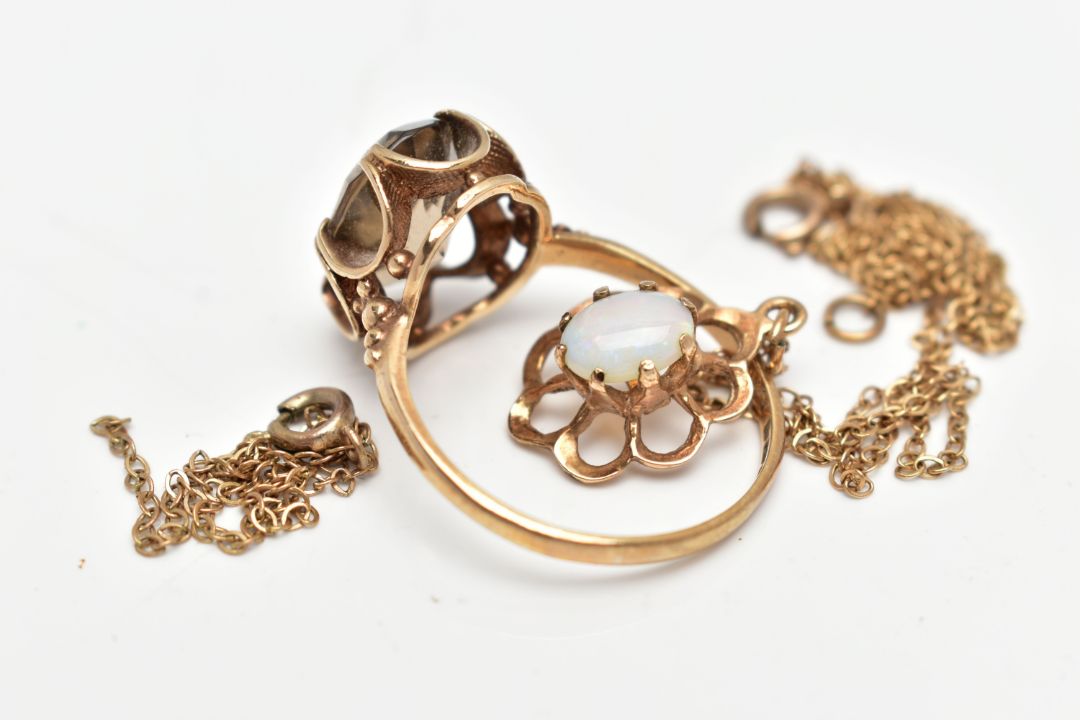 A 9CT GOLD RING AND PENDANT, an oval cut smoky quartz, prong set with an open work scalloped - Image 4 of 4