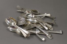 A quantity of silver flatware. 1382.6 grammes.