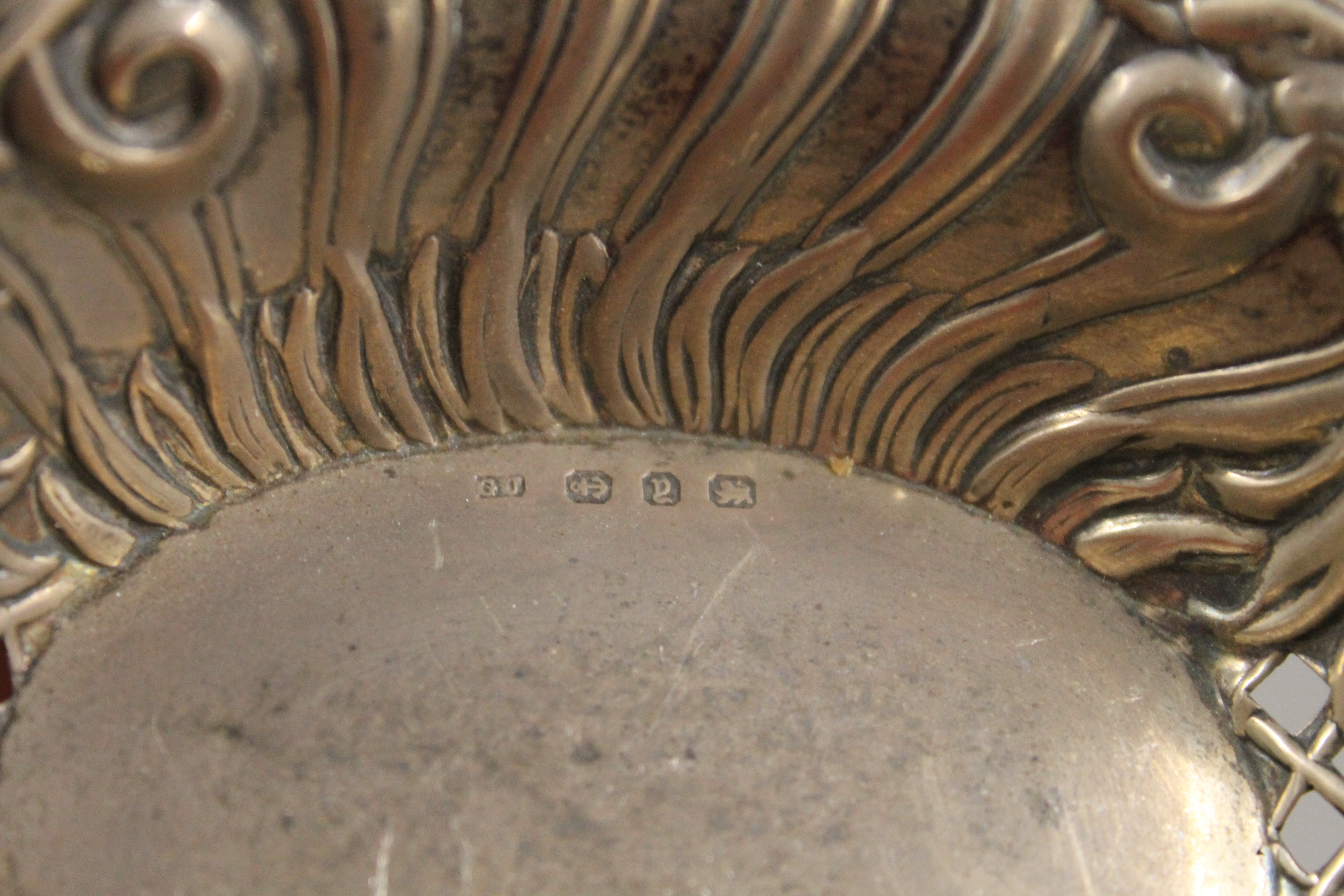 A pair of small silver bon-bon dishes. 12 cm long. 59.8 grammes. - Image 5 of 5