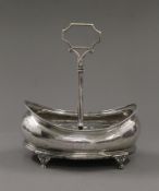 A Georgian silver cruet stand. 21 cm high. 500.8 grammes total weight.