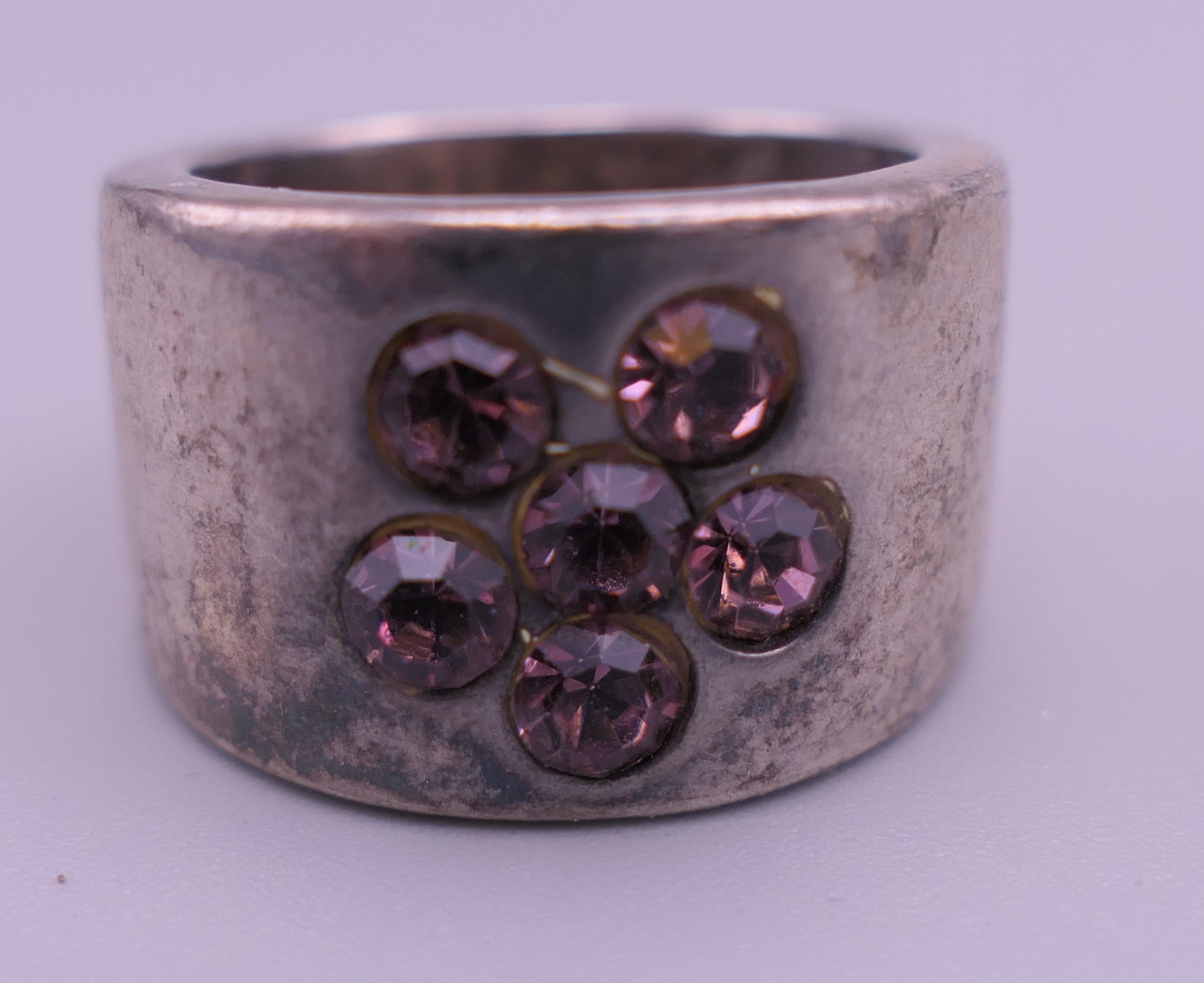 Three rings (one Swarovski), a cross pendant, a locket and another pendant. - Image 2 of 16