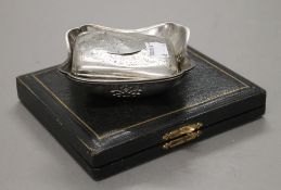 A cased set of silver teaspoons, a silver cigarette case and two plated bon bon dishes. 100.