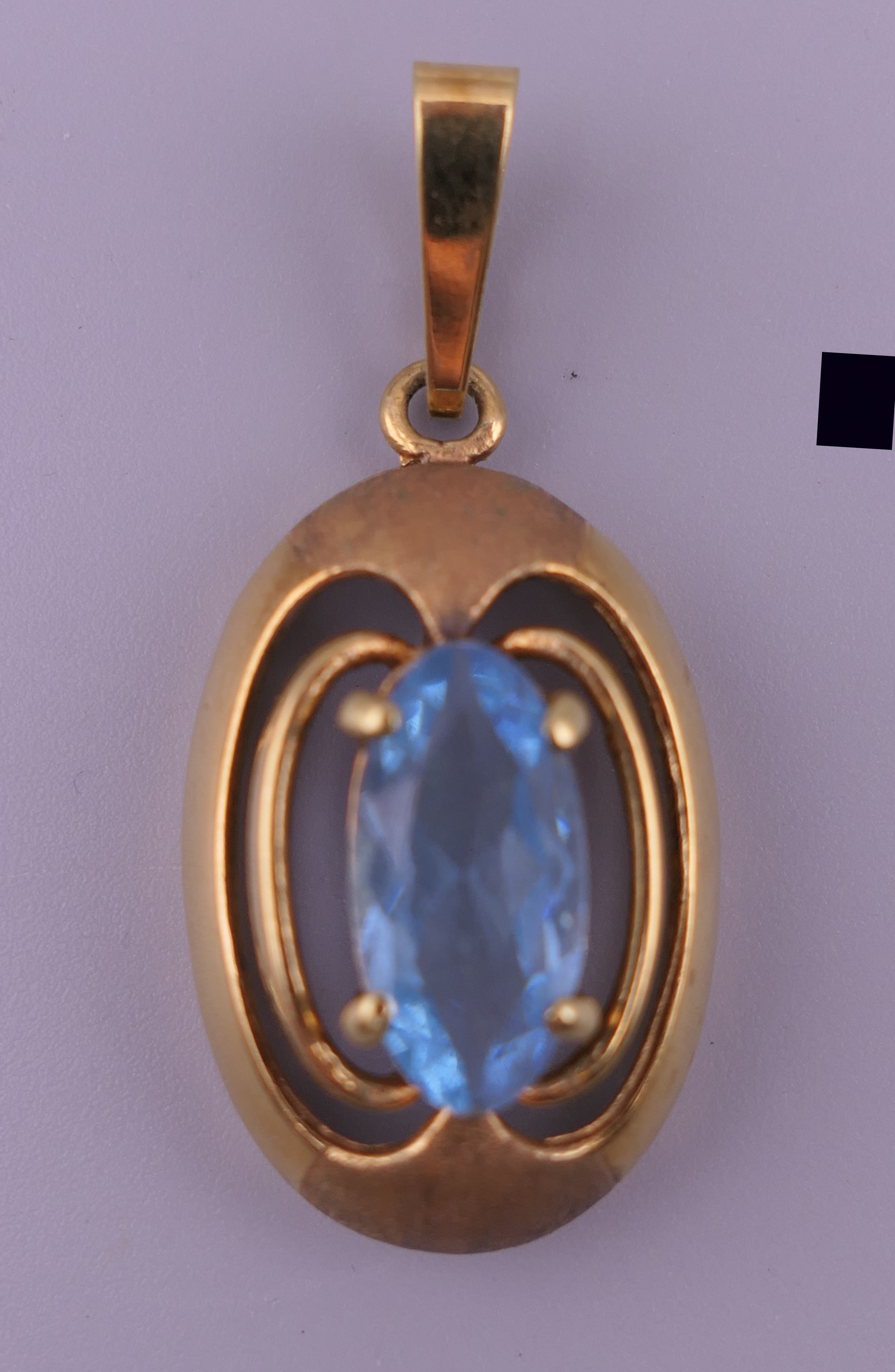 Three rings (one Swarovski), a cross pendant, a locket and another pendant. - Image 12 of 16
