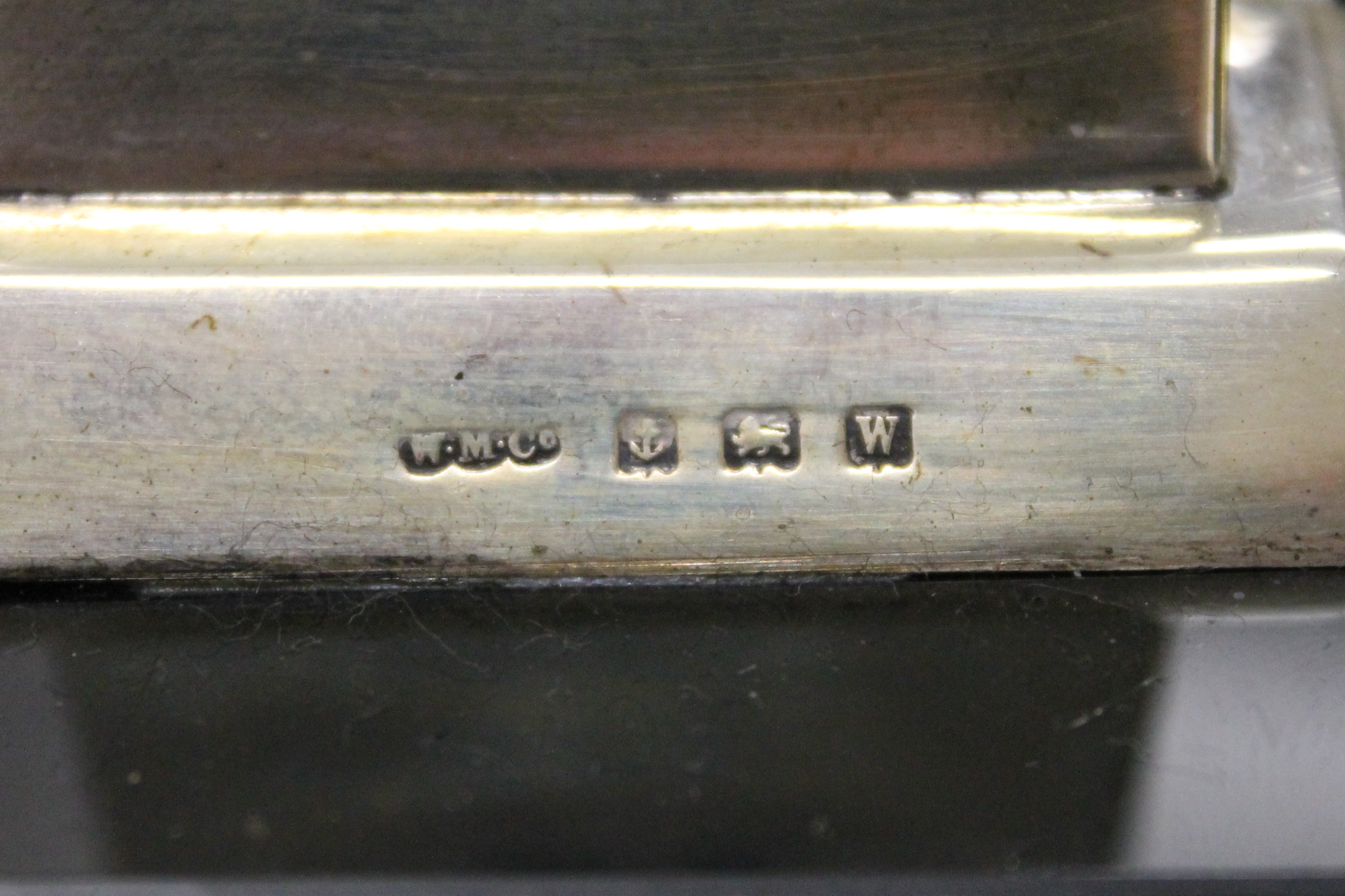 A silver mounted desk stand. 12.5 cm wide. - Image 4 of 5