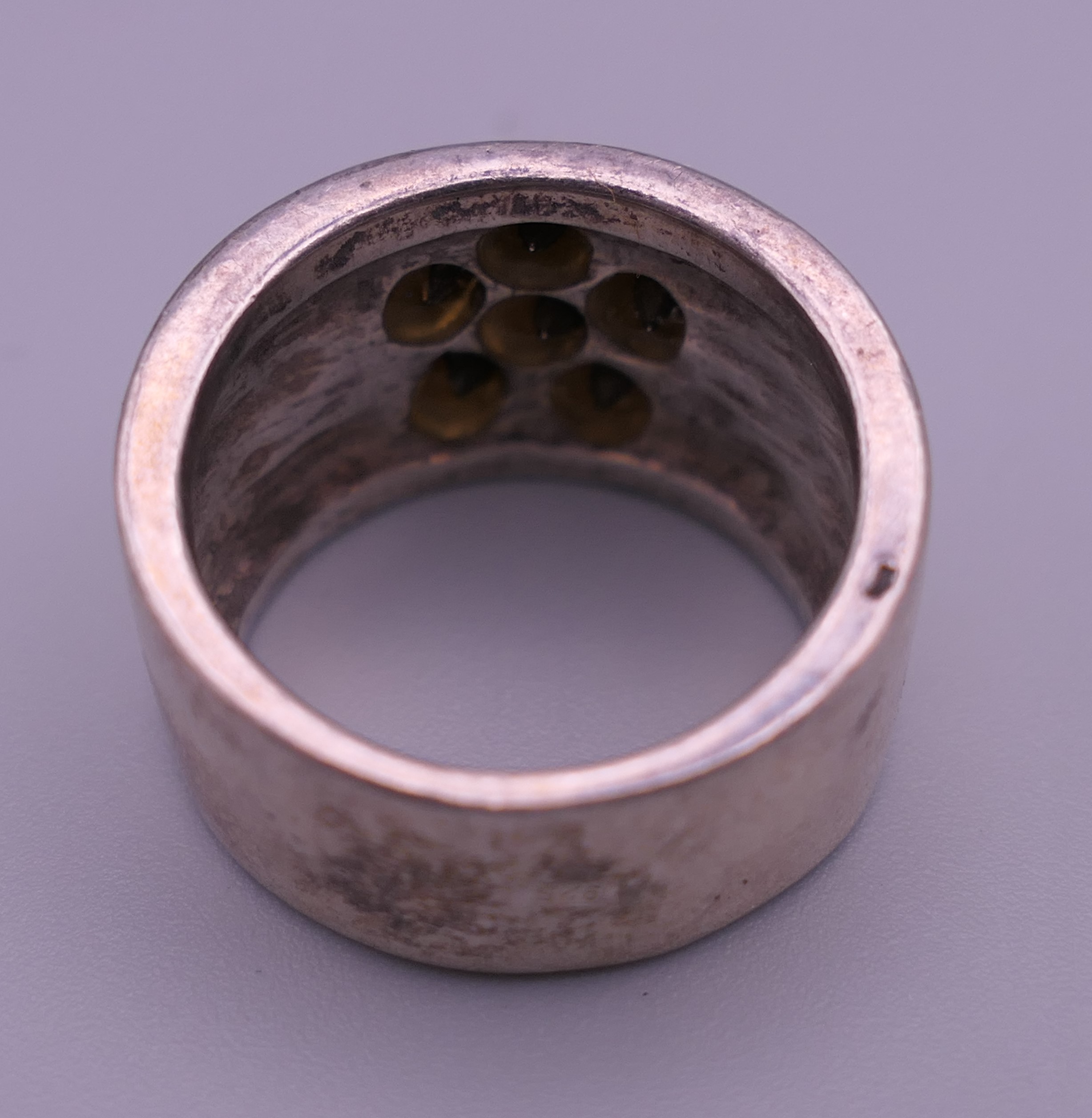 Three rings (one Swarovski), a cross pendant, a locket and another pendant. - Image 3 of 16