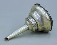 A Georgian silver wine funnel. 11 cm high. 55.2 grammes.