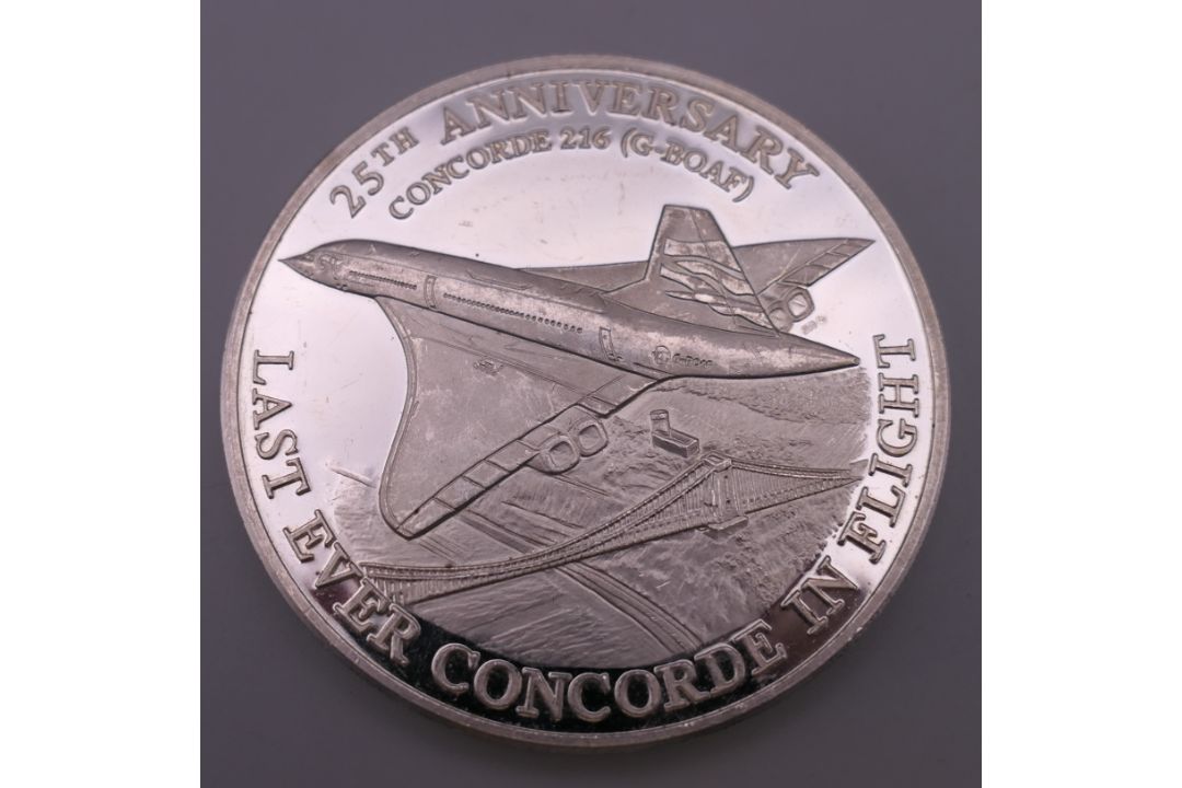 A pure silver Celebration of Concord last flight medallion. 6.5 cm diameter. 156.3 grammes. - Image 1 of 3