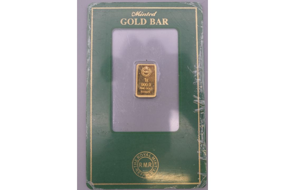 A Royal Mint 1 gram fine gold bar. - Image 2 of 4