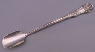 A Georgian silver stilton scoop. 24 cm long. 123 grammes.