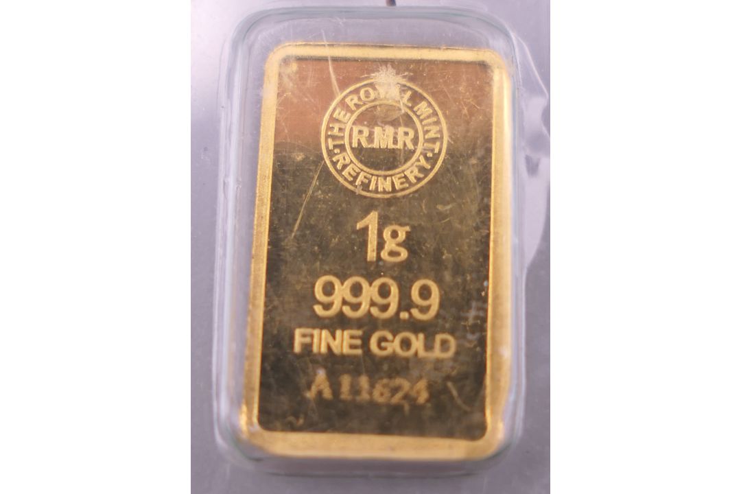 A Royal Mint 1 gram fine gold bar. - Image 3 of 4