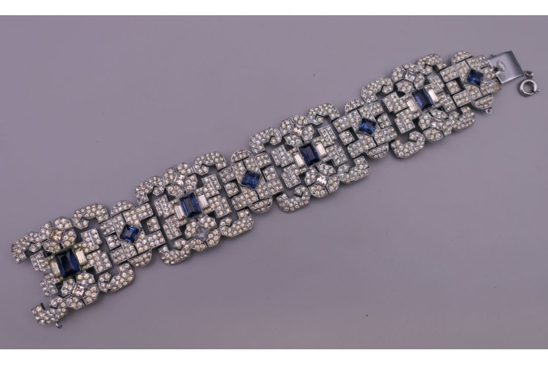 An Art Deco bracelet. 19 cm long. - Image 2 of 8