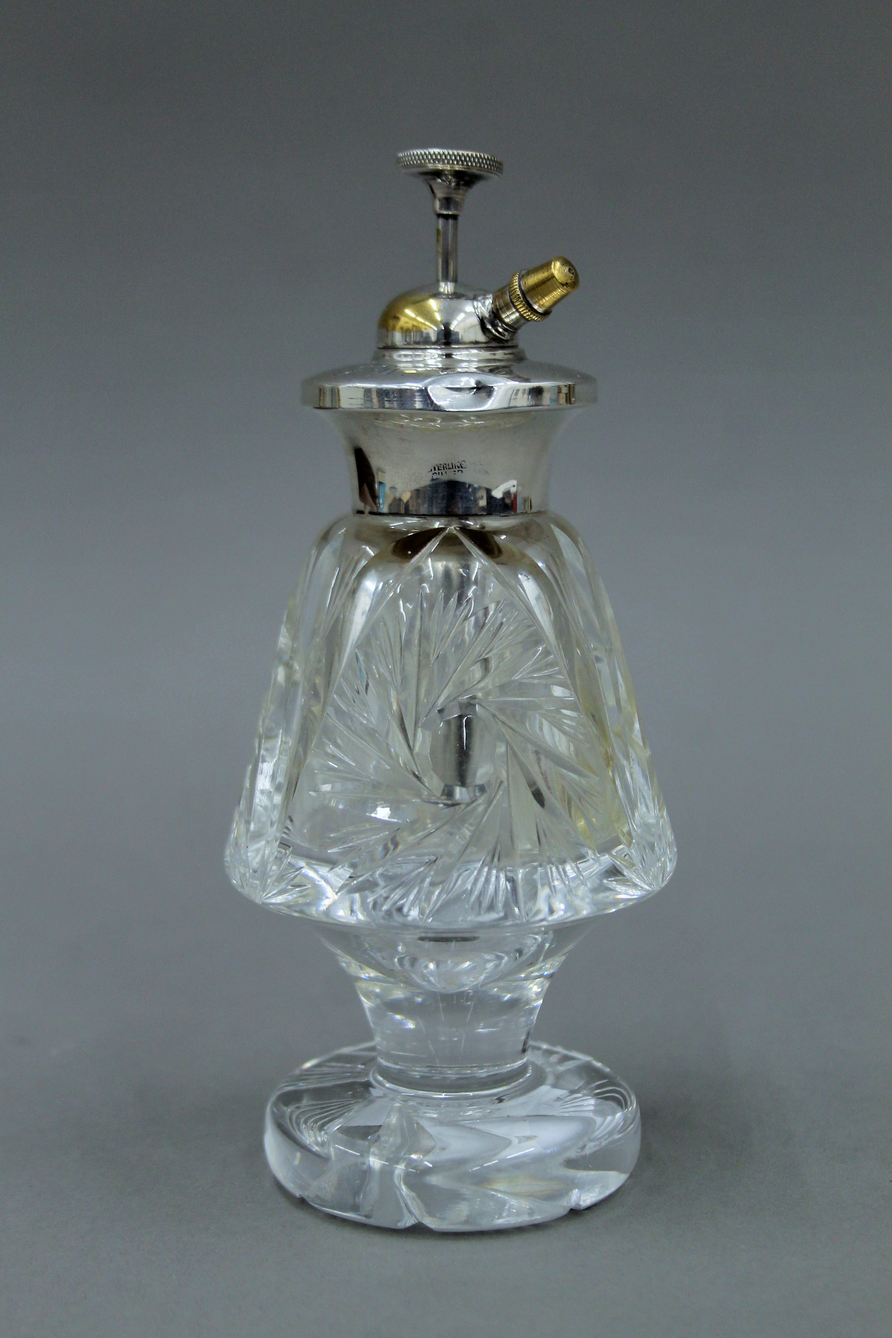 A silver topped cut glass atomiser. 15 cm high. - Image 2 of 5