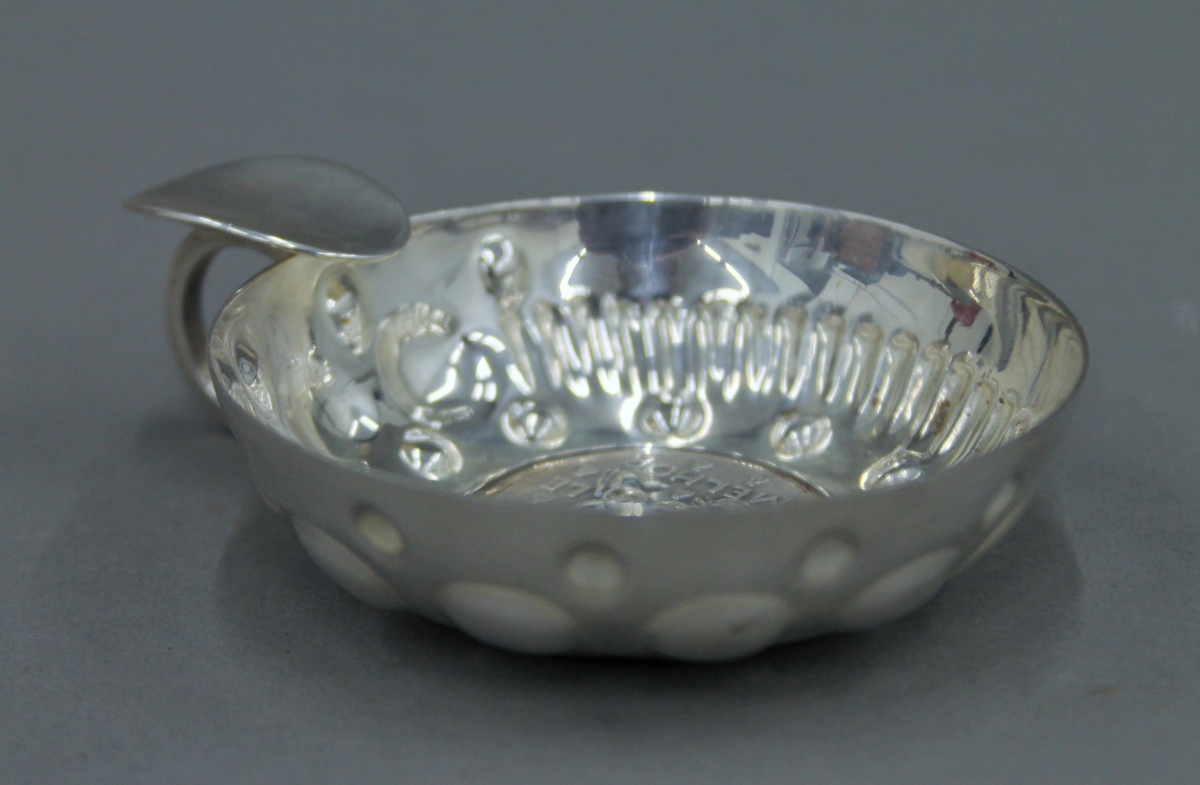 A small French silver wine taster (Augis-Lyon) and a French silver plated wine taster. The former 9. - Image 5 of 8