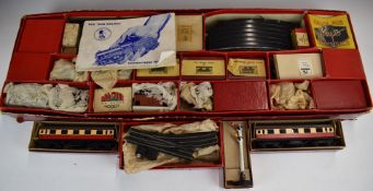 Trix TTR 00 gauge model railway LNER Goods Train set 4/325, two Bogie Coaches 1/560 and 1/580,