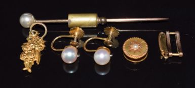 A pair of 9ct gold pearl earrings, 9ct gold charm of a bagpipe player, Victorian yellow metal stud