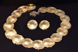 Bespoke 9ct gold abstract disc necklace with matching earrings, 129g, 45cm long