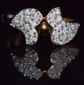 A 9k gold ring set with diamonds, 3.8g, size M