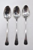 Set of three Georgian hallmarked silver table spoons, London 1811, maker Thomas Hayter, length 21.