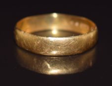 A 22ct gold wedding band / ring, Chester 1887, 2.8g, size S