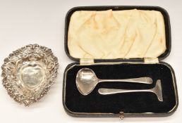 Edward VII hallmarked silver heart shaped bon bon dish, Birmingham 1903, length 10.5cm, together