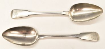 Pair of Georgian hallmarked silver Fiddle pattern table spoons, London 1815, maker Solomon