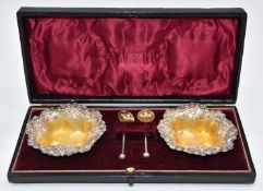 Pair of cased Edward VII hallmarked silver salts and spoons, Birmingham 1901, maker Joseph