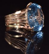 An 18ct gold ring set with a large zircon, 8.7g, size J