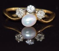 Victorian 18ct gold ring set with a pearl and old cut diamonds, in vintage box,1.7g, size J