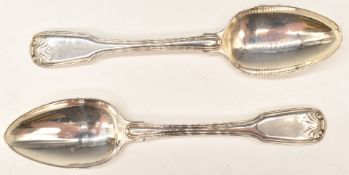 Pair of Georgian hallmarked silver Fiddle Thread and Shell pattern dessert spoons, London 1809,