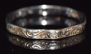 Art Deco octagonal platinum ring with engraved decoration, 1.7g, size L