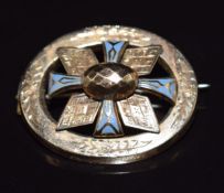 Victorian yellow metal brooch set with blue enamel, 5.1g, 3.2 x 2.5cm