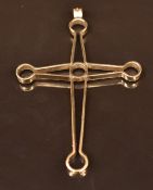 A 9ct gold cross pendant, 5.8g
