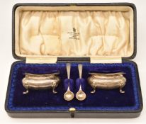 Edward VII cased hallmarked silver cruet set comprising two salts and spoons, London 1908, maker's