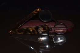 Late 19th/early 20thC French silver inlaid piqué pair of lorgnettes with case for Dixey, 3 New