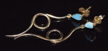 A pair of 14k gold earrings set with agate, 1.8g