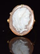 Victorian 9ct gold ring set with a cameo, 2.2g, size K