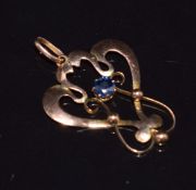 Edwardian 9ct gold pendant set with a sapphire, 0.9g, 2.5cm