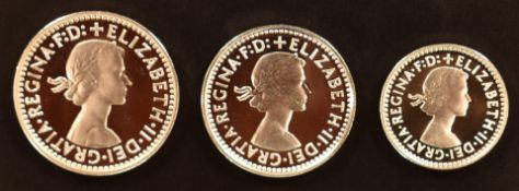 2001 Maundy coins comprising 2d, 3d and 4d