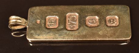 A 9ct gold ingot pendant, 18.6g, 4.5cm long