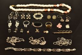 A 9ct gold 'M' pendant together with silver including signet ring, cufflinks, ring, pearl and