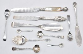 Various hallmarked silver cutlery to include butter knives and jam spoon, weight 164g together