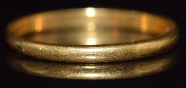 A 22ct gold wedding ring/band, 2.46g, size P