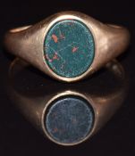 A 9ct rose gold signet ring set with bloodstone, 7.1g, size X