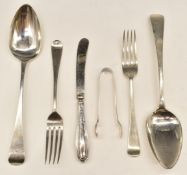 Pair of Georgian hallmarked silver Old English pattern tablespoons, London 1803, maker's mark IB,