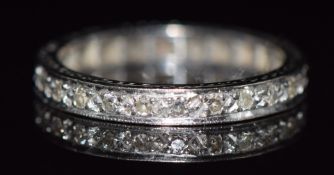 Art Deco style 18ct white gold ring set with diamonds, 3.6g, size P