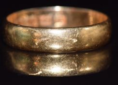 A 22ct gold wedding band / ring, 3.45g, size N